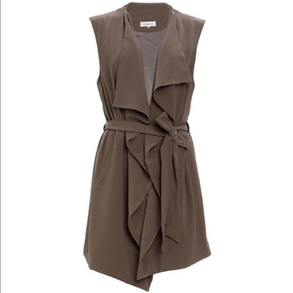DailyLook Jackets & Blazers - DailyLook Annika Sleeveless Trench Vest